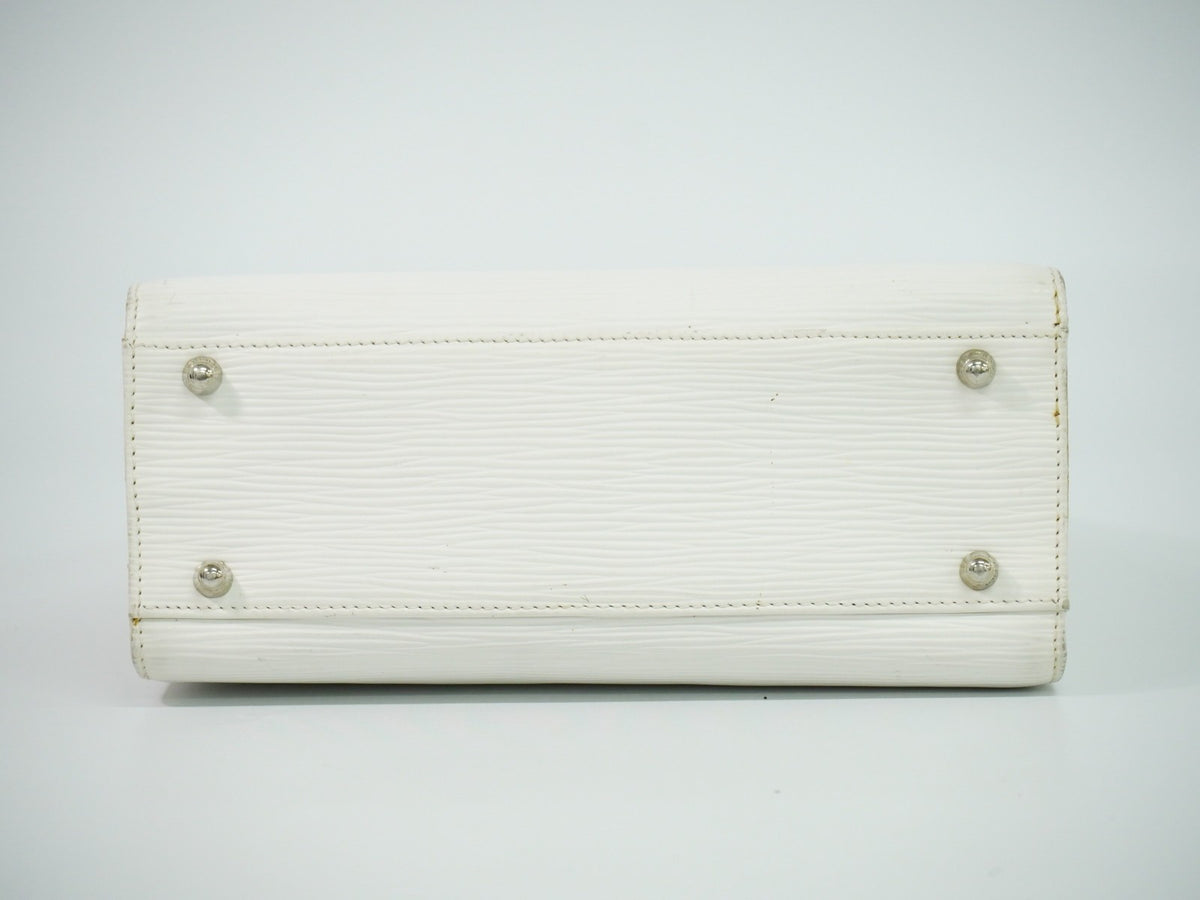 Fendi Vintage Handbag Leather White Leather Handbag (Pre-Owned)