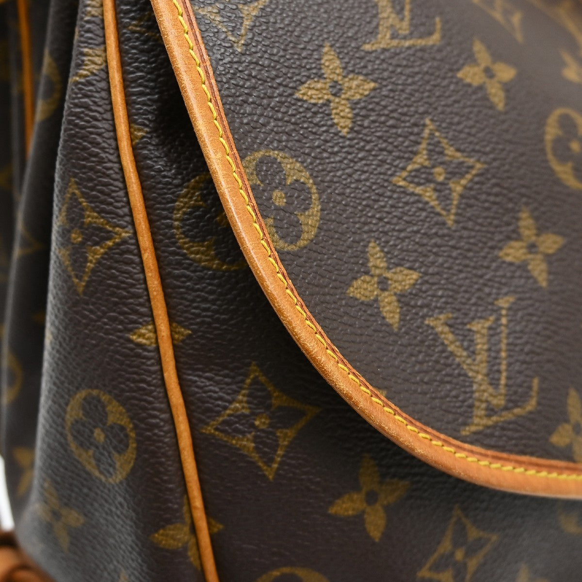 Louis Vuitton Saumur Monogram Canvas Brown Canvas Handbag (Pre-Owned)