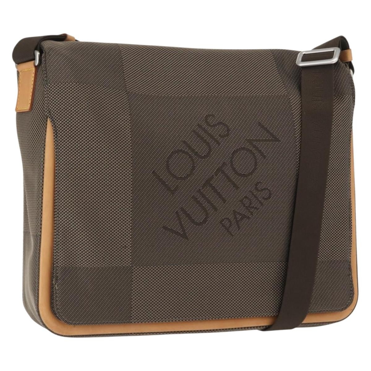 Louis Vuitton Terre Messenger Damier Geant Canvas Brown Canvas Shoulder Bag Bag (Pre-Owned)