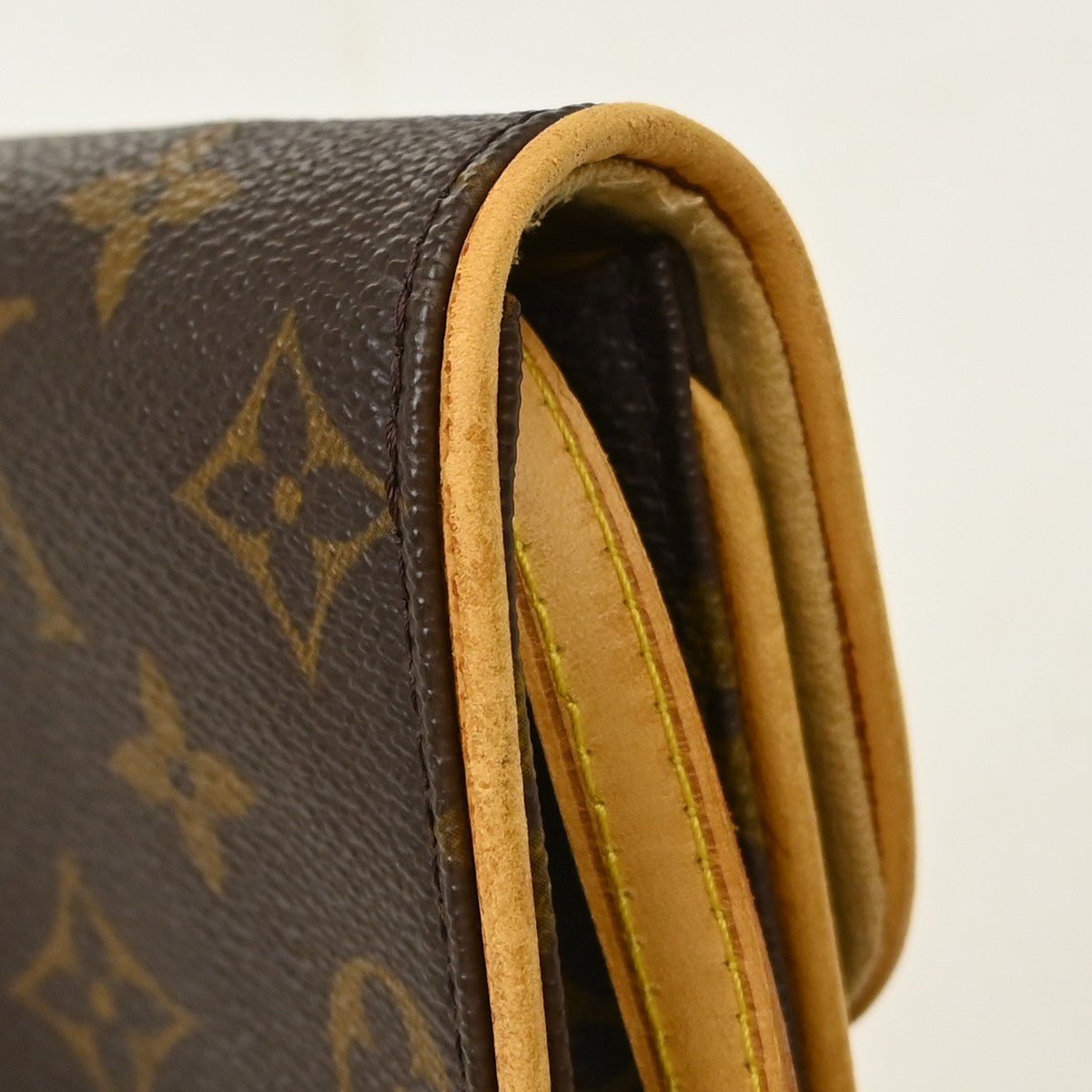 Louis Vuitton Twin Canvas Brown Canvas Clutche & Pouche Bag (Pre-Owned)