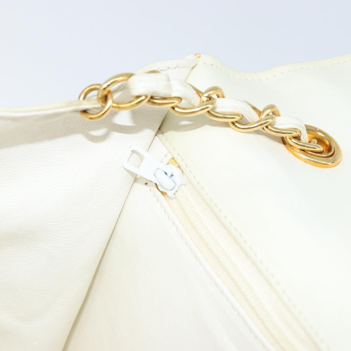 Chanel Vintage Cc Full Flap Bag Quilted Lambskin White Leather Shoulder Bag Bag (Pre-Owned)