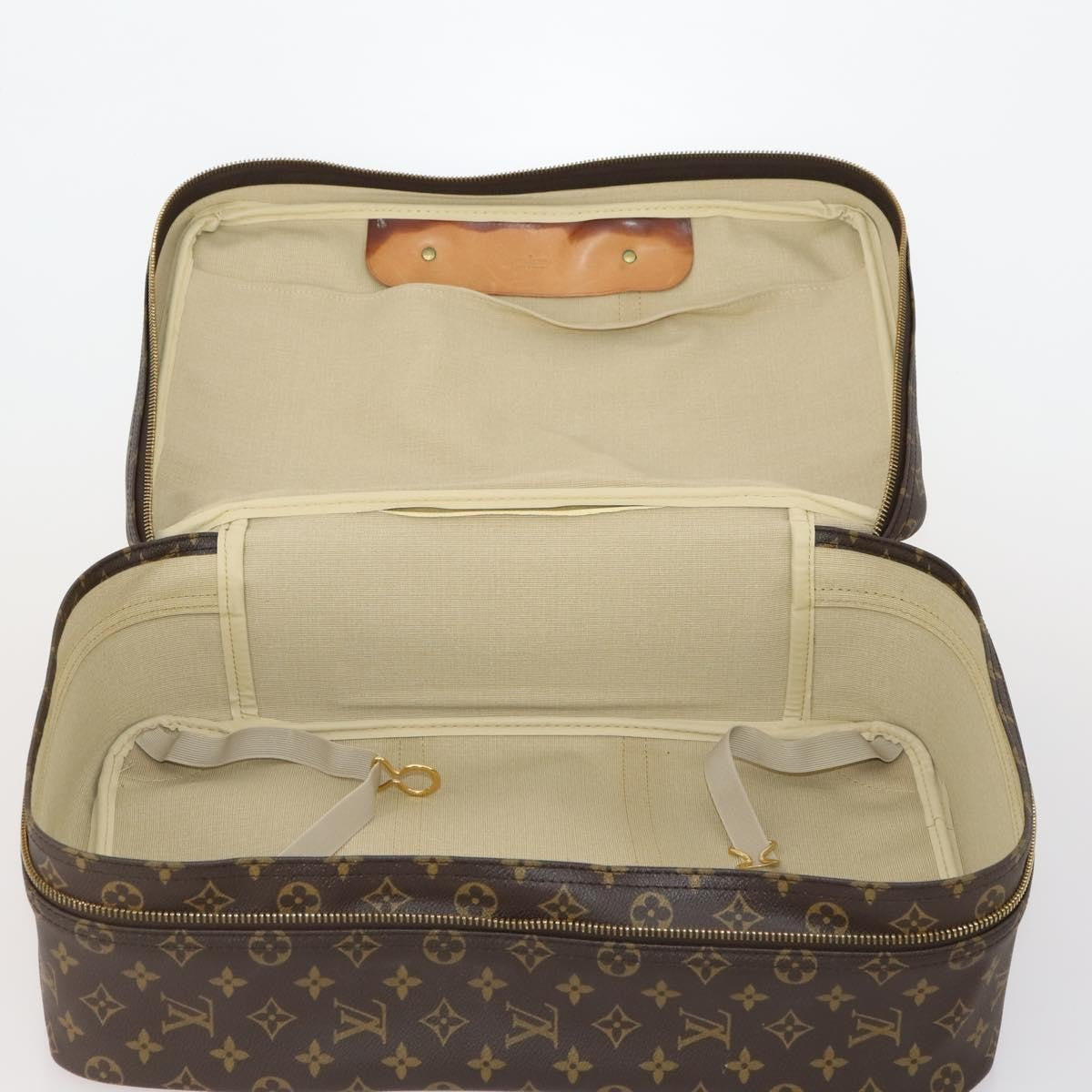 Louis Vuitton Sirius Handbag Monogram Canvas Brown Canvas Travel Bag Bag (Pre-Owned)