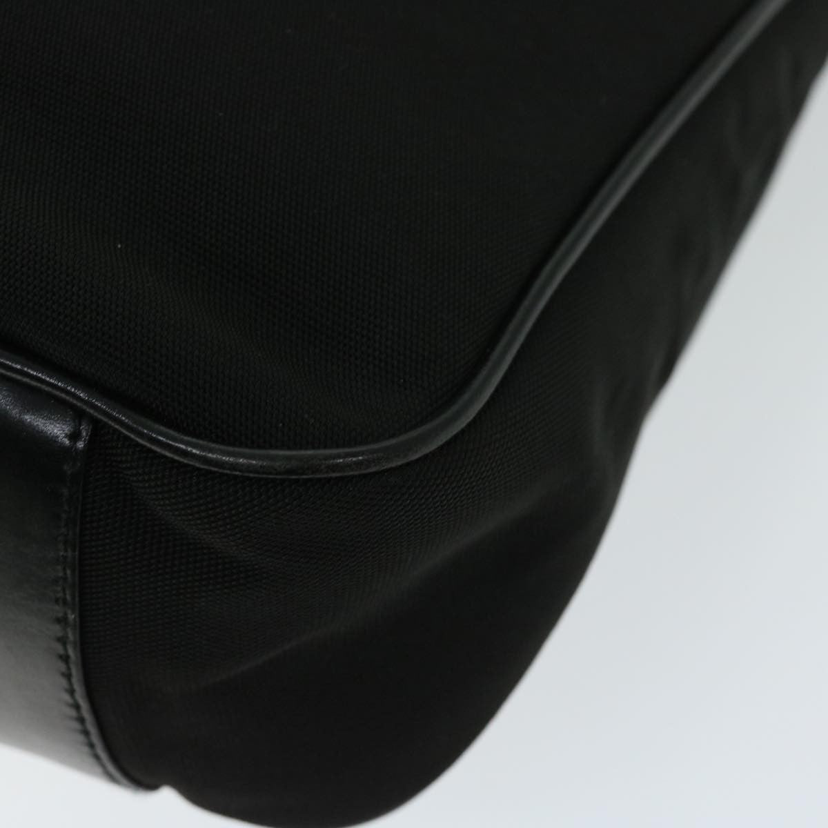 Gucci Vintage Bamboo Handle Bag Nylon Black Nylon Handbag (Pre-Owned)