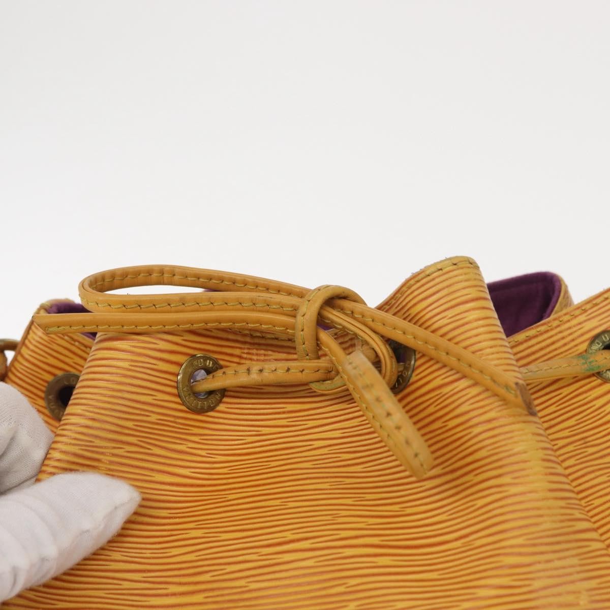 Louis Vuitton Petit Noe Handbag Epi Leather Yellow Leather Shoulder Bag Bag (Pre-Owned)