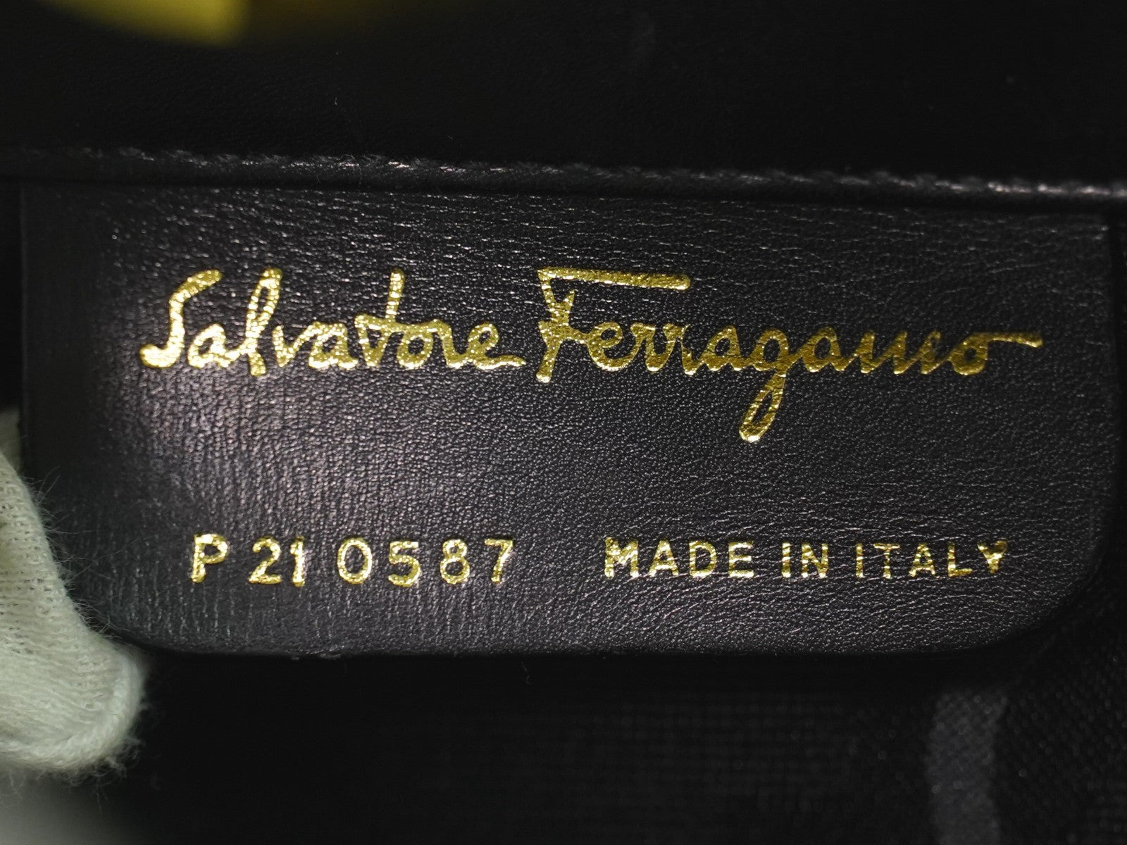 Salvatore Ferragamo Vintage Gancini Chain Shoulder Bag Leather Black Leather Shoulder Bag Bag (Pre-Owned)