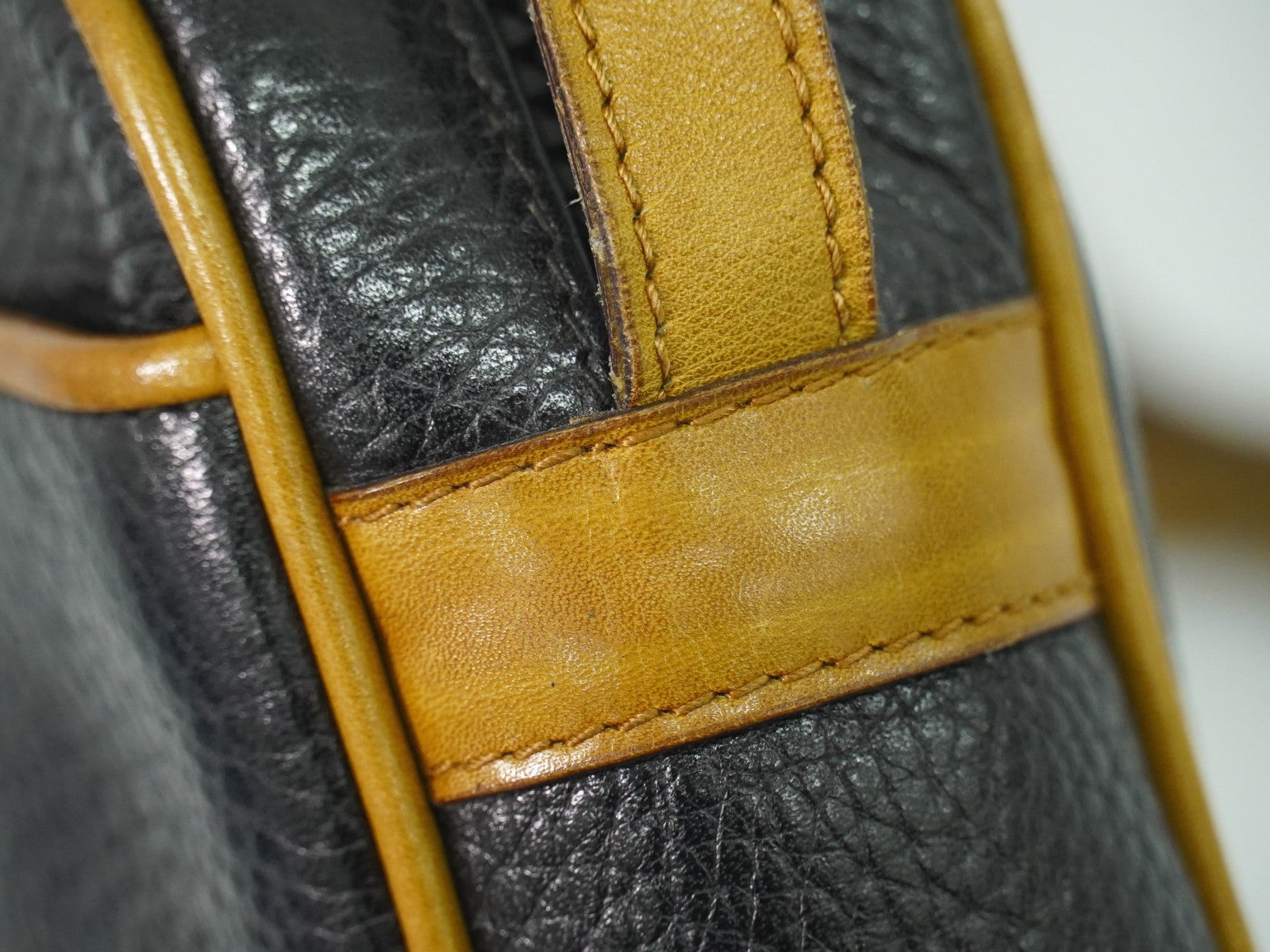 Celine Vintage Shoulder Bag Leather Black Leather Shoulder Bag Bag (Pre-Owned)