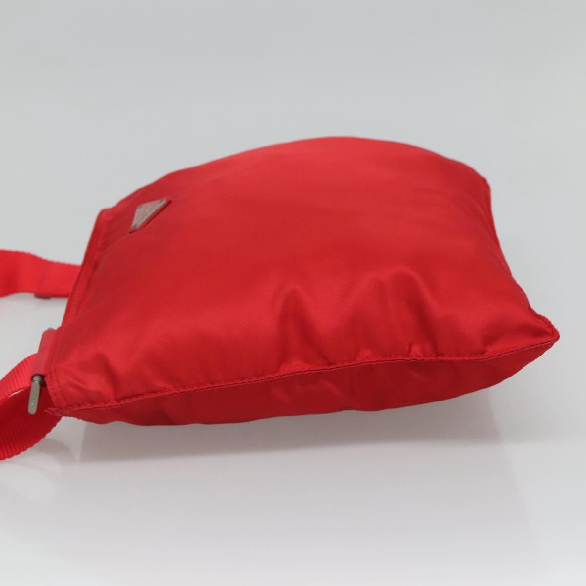 Prada Flat Messenger Bag Tessuto Red Nylon Shoulder Bag Bag (Pre-Owned)