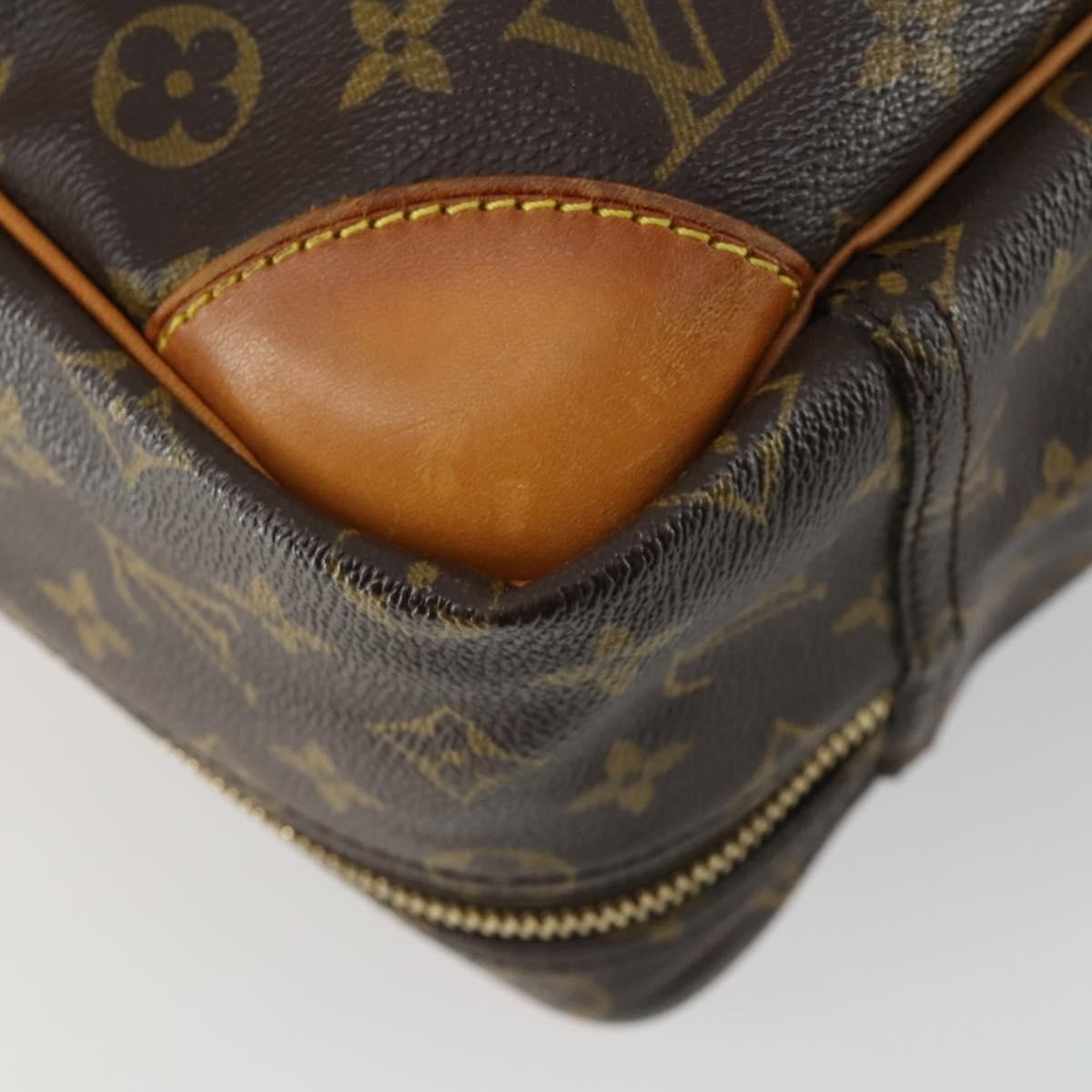 Louis Vuitton Sirius Handbag Monogram Canvas Brown Canvas Travel Bag Bag (Pre-Owned)