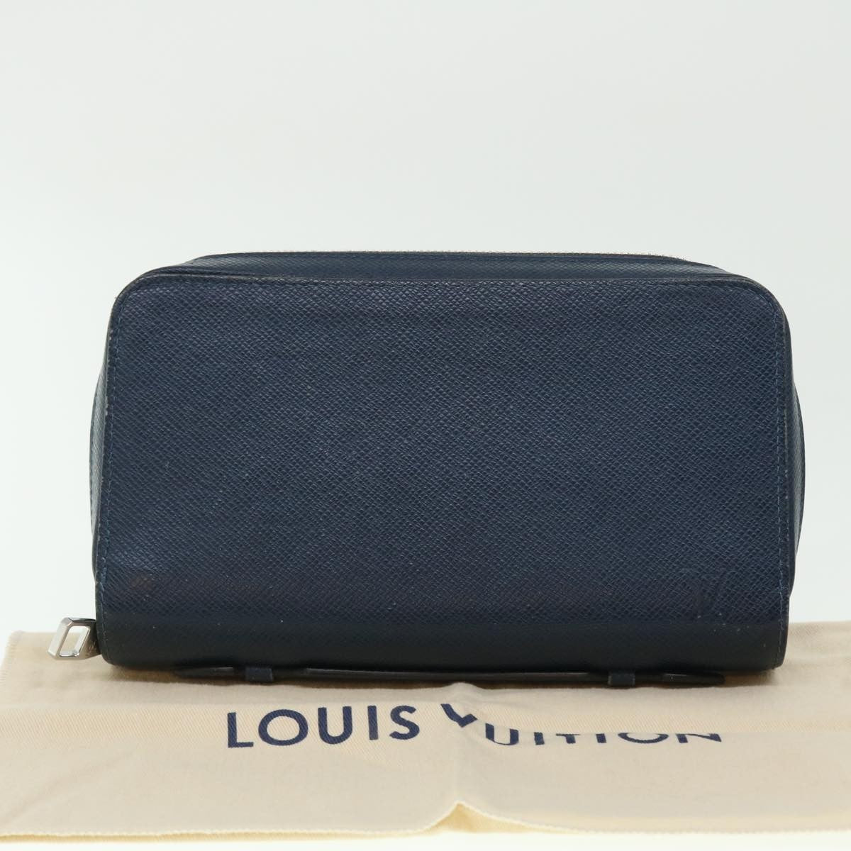 Louis Vuitton Zippy Xl Taiga Leather Navy Leather Wallets Accessory (Pre-Owned)