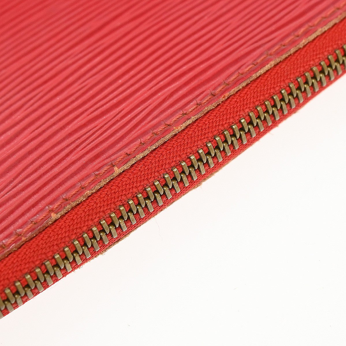 Louis Vuitton Pochette Accessoires Epi Leather Red Leather Clutche & Pouche Bag (Pre-Owned)