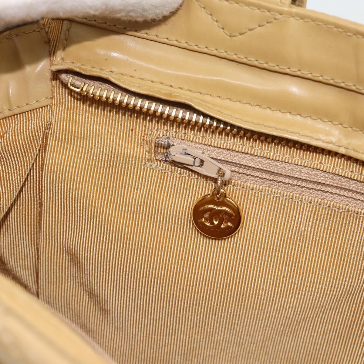Chanel Vintage Front Pocket Shoulder Bag Leather Beige Patent_Leather Shoulder Bag Bag (Pre-Owned)