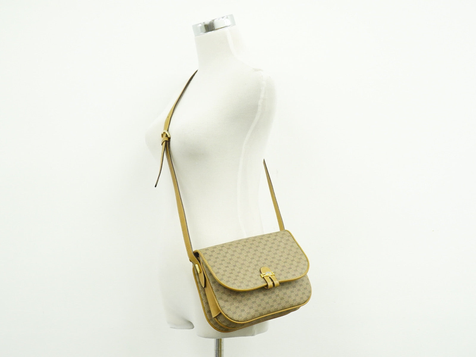 Gucci Gg Marmont Pouch Crossbody Bag Leather Beige Canvas Crossbody Bag Bag (Pre-Owned)