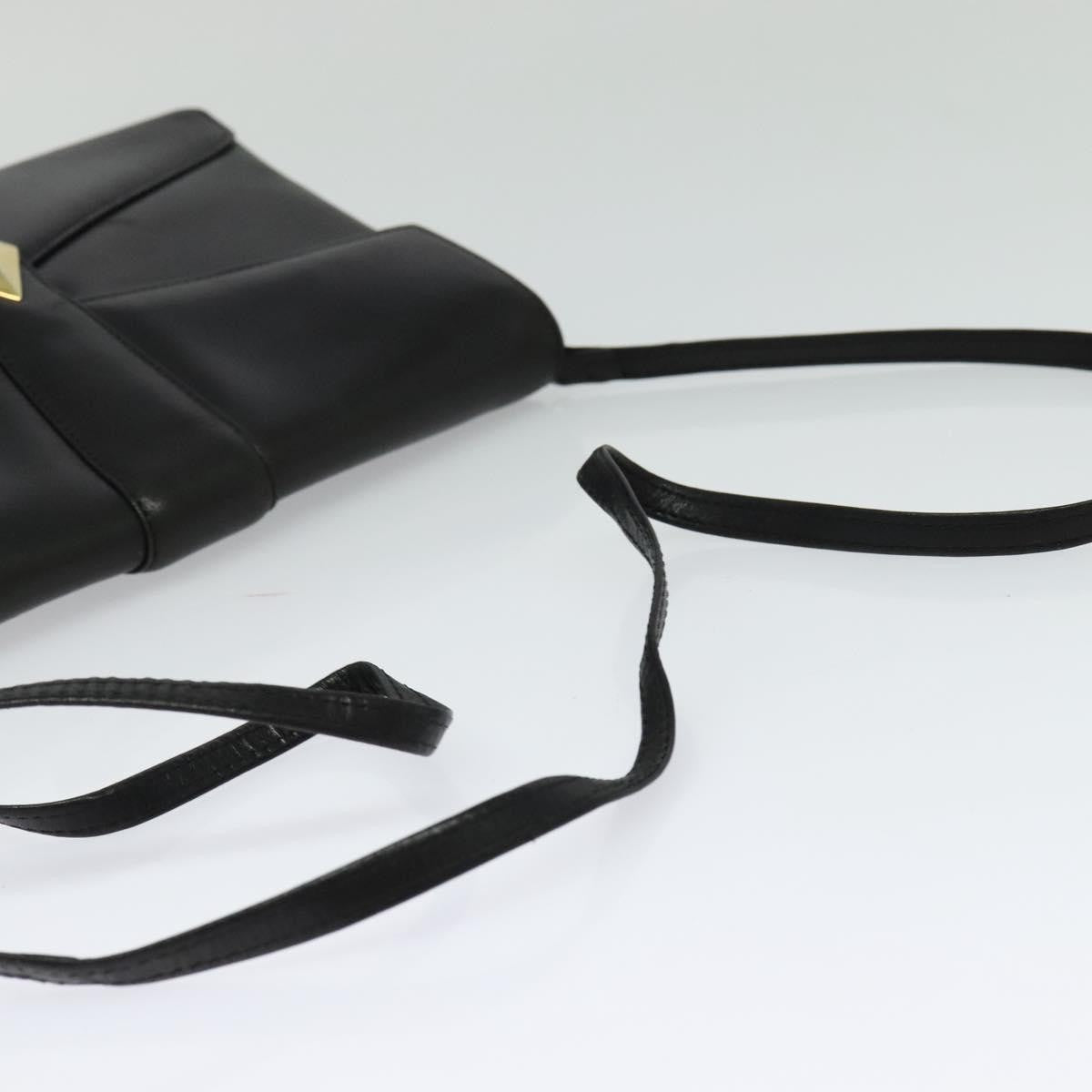Givenchy Shoulder Bag Leather Black Leather Shoulder Bag Bag (Pre-Owned)