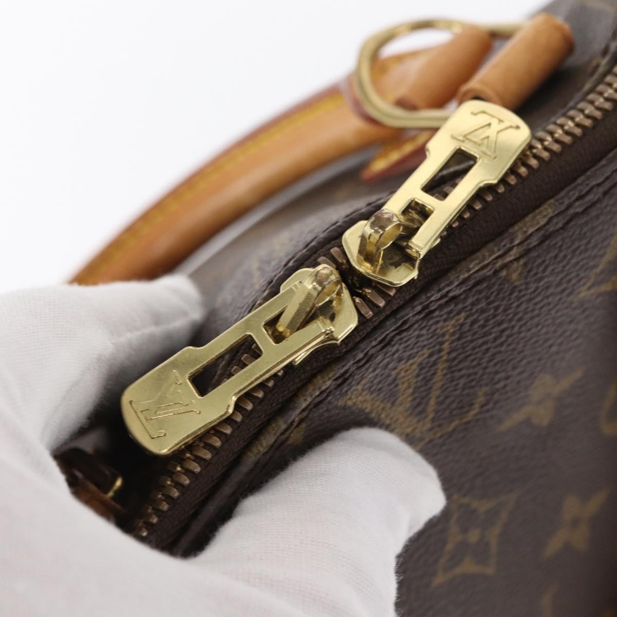 Louis Vuitton Alma Handbag Monogram Canvas Brown Canvas Handbag (Pre-Owned)