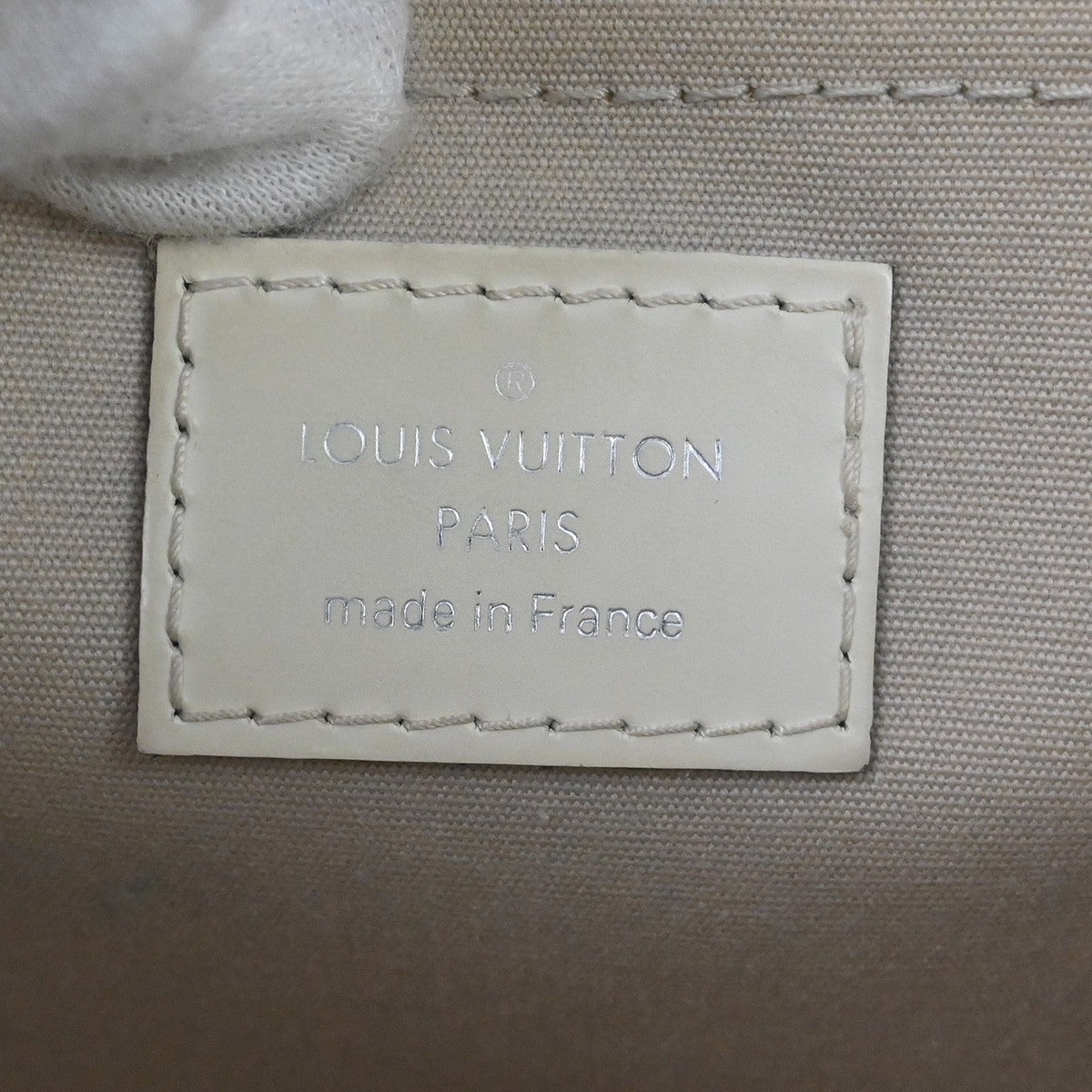 Louis Vuitton Passy Tote Epi Leather White Leather Handbag (Pre-Owned)