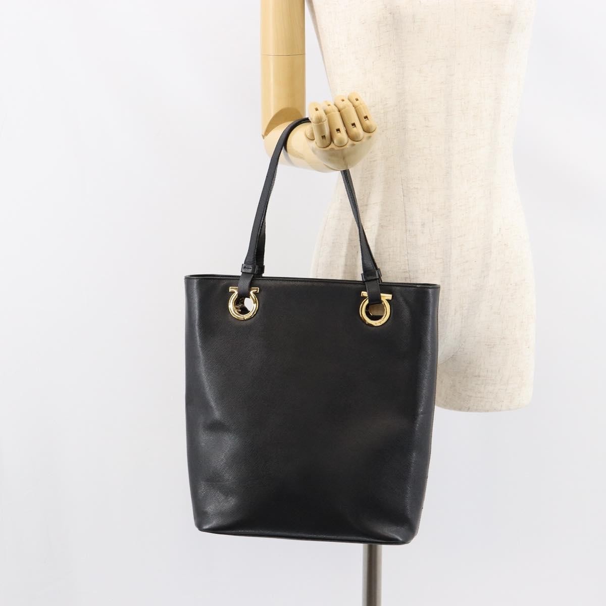Salvatore Ferragamo Gancini Handbag Leather Black Leather Handbag (Pre-Owned)