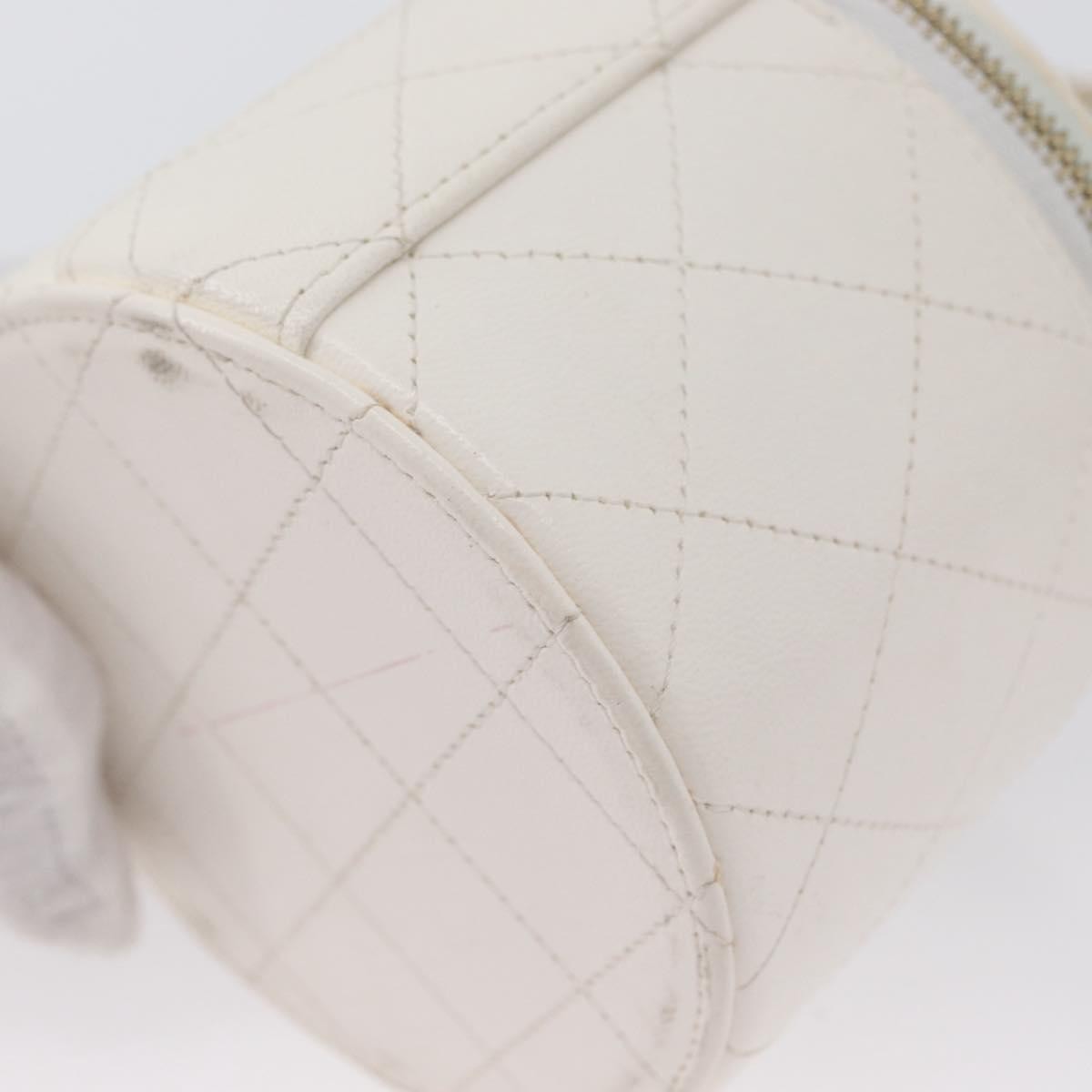 Chanel Cc Round Vanity Case With Chain Quilted Lambskin White Leather Clutche & Pouche Bag (Pre-Owned)