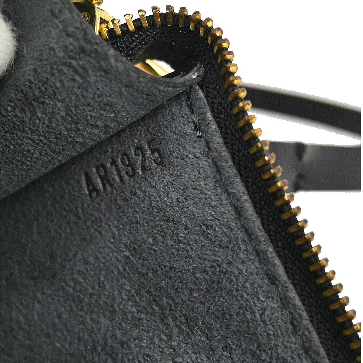 Louis Vuitton Pochette Accessoires Epi Leather Black Leather Clutche & Pouche Bag (Pre-Owned)