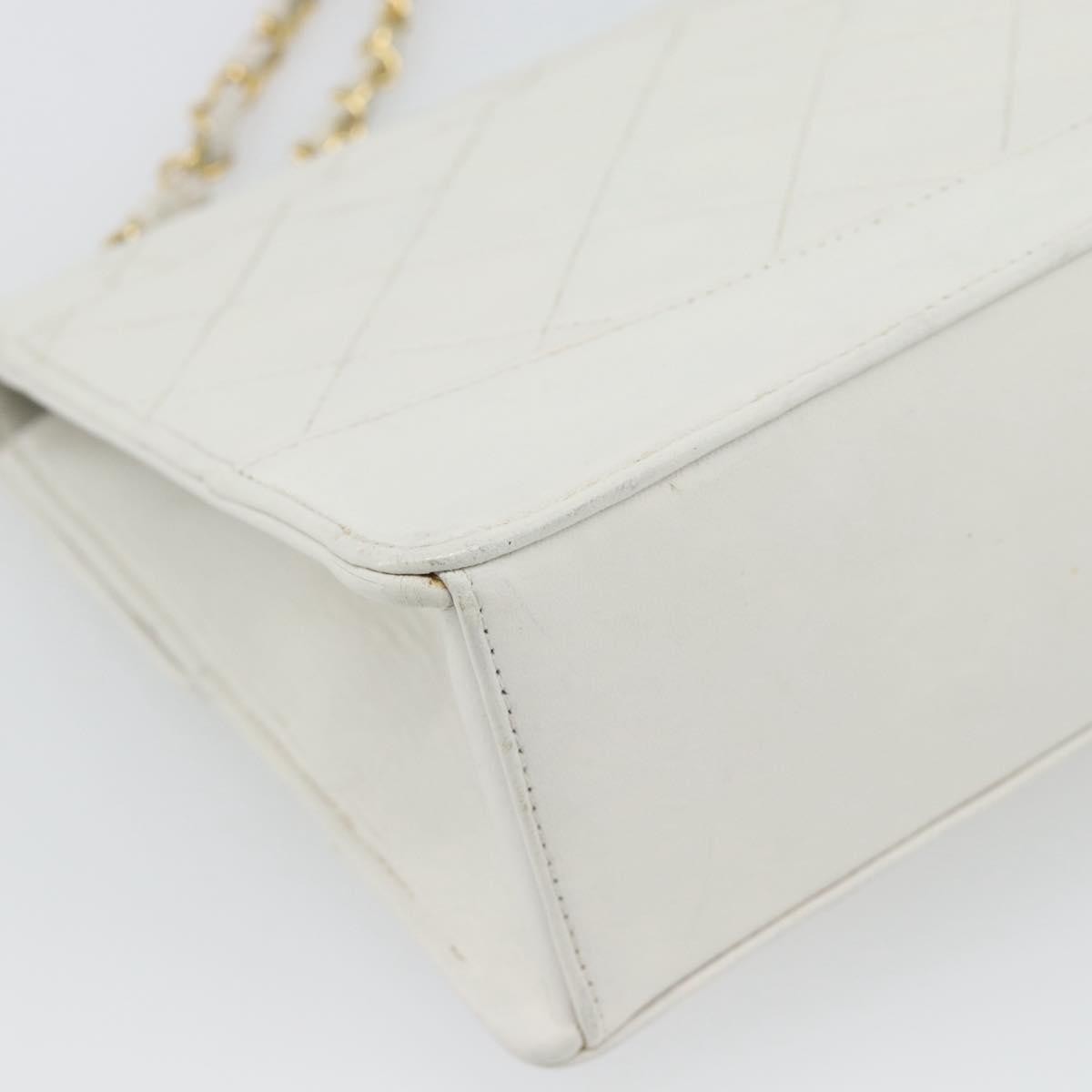 Chanel Vintage Mademoiselle Lock Trapezoid Flap Bag Quilted Lambskin White Leather Shoulder Bag Bag (Pre-Owned)