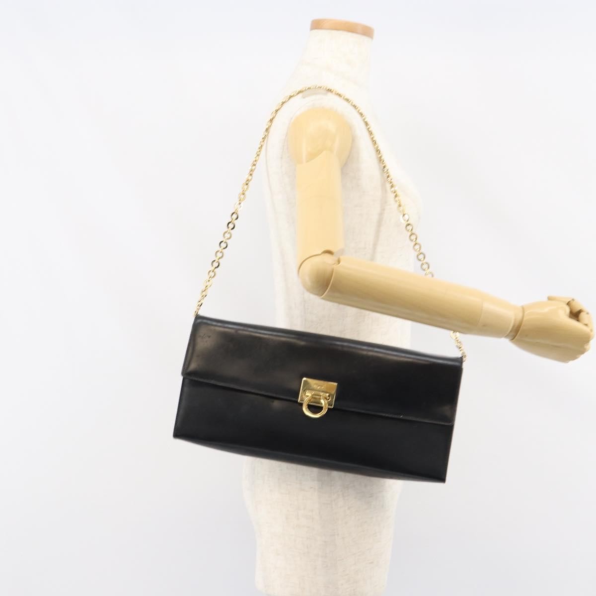 Salvatore Ferragamo Gancini Chain Shoulder Bag Leather Black Leather Shoulder Bag Bag (Pre-Owned)