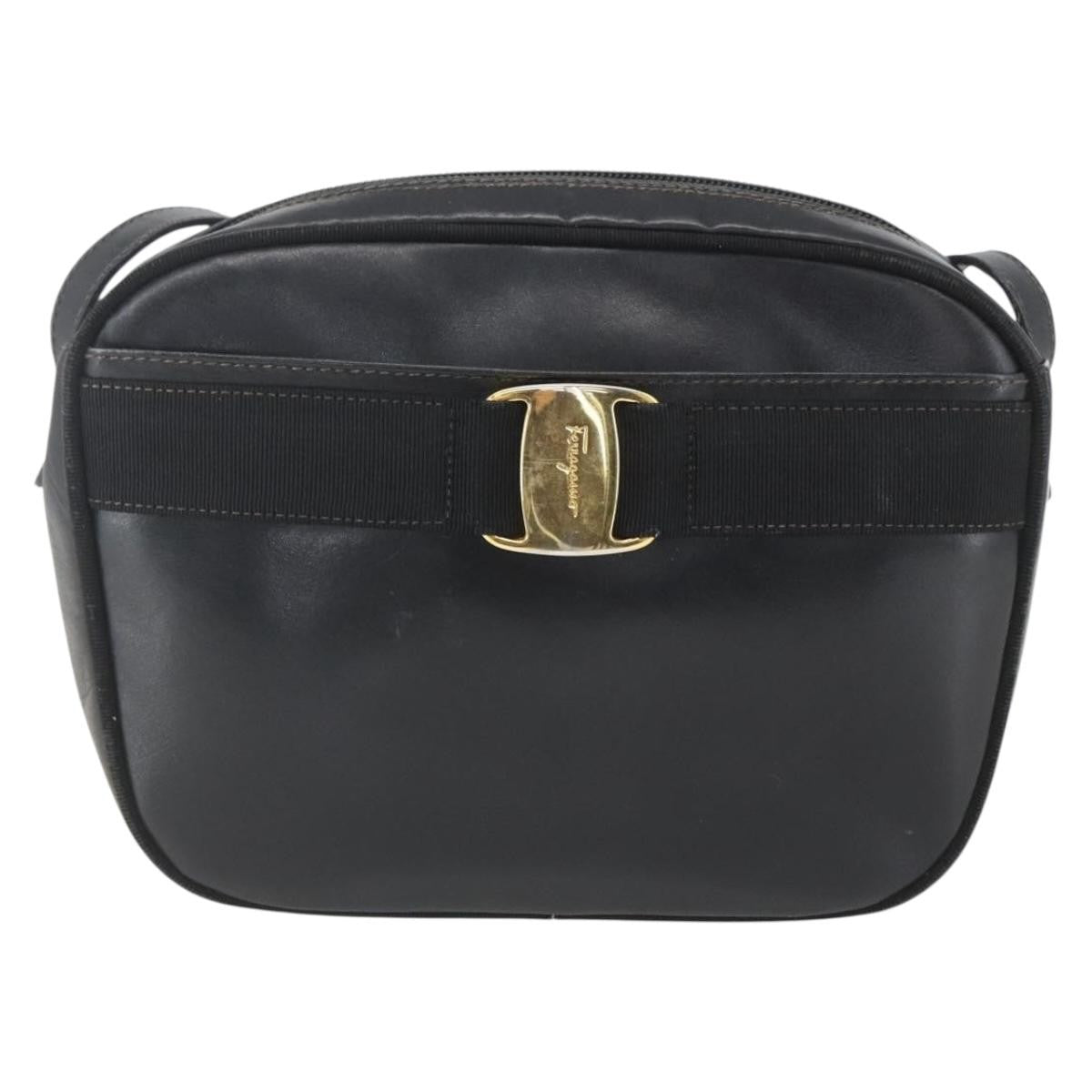 Salvatore Ferragamo Vara Bow Camera Shoulder Bag Patent Leather Black Leather Shoulder Bag Bag (Pre-Owned)
