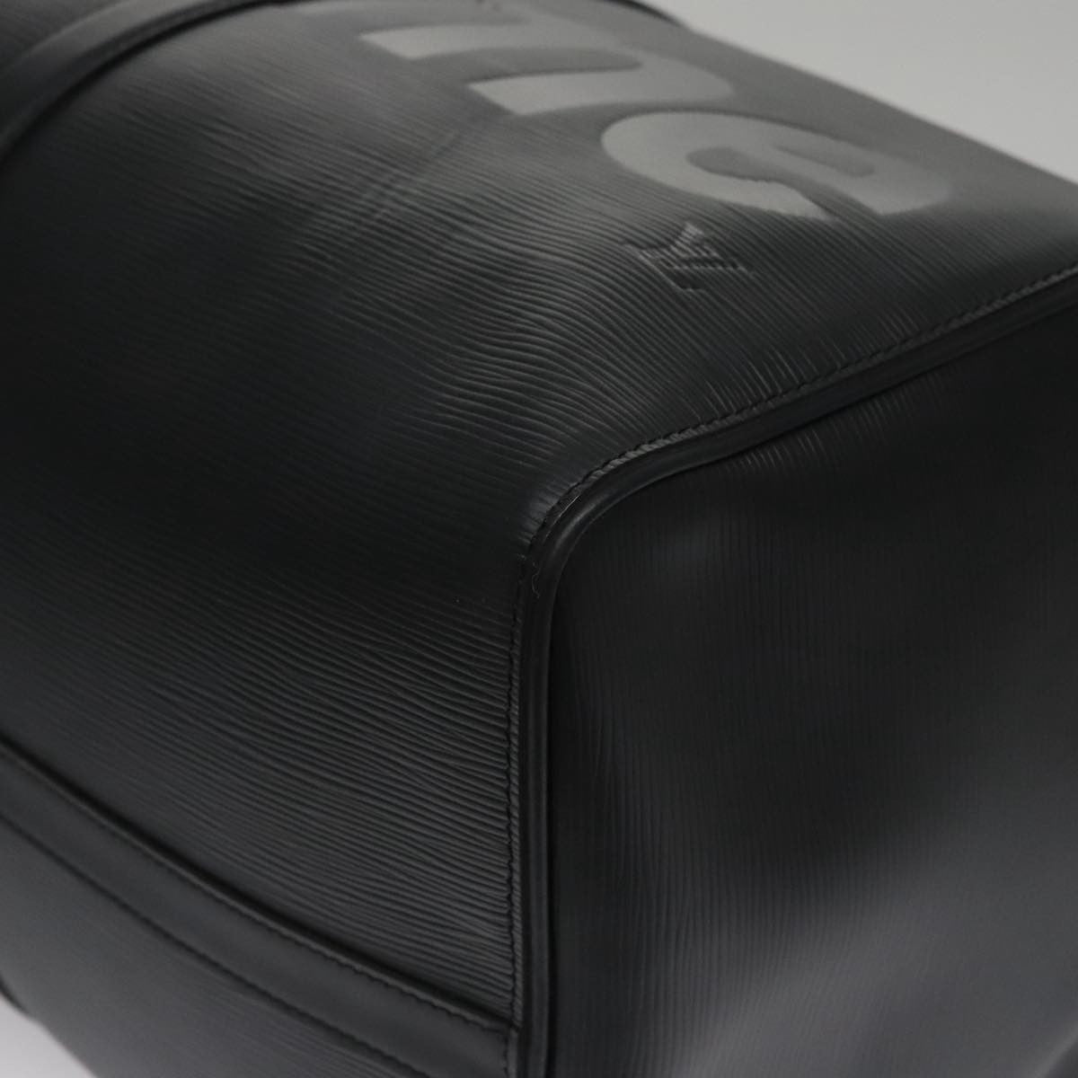 Louis Vuitton Keepall Bandouliere Bag Limited Edition Supreme Epi Leather Black Leather Bag (Pre-Owned)