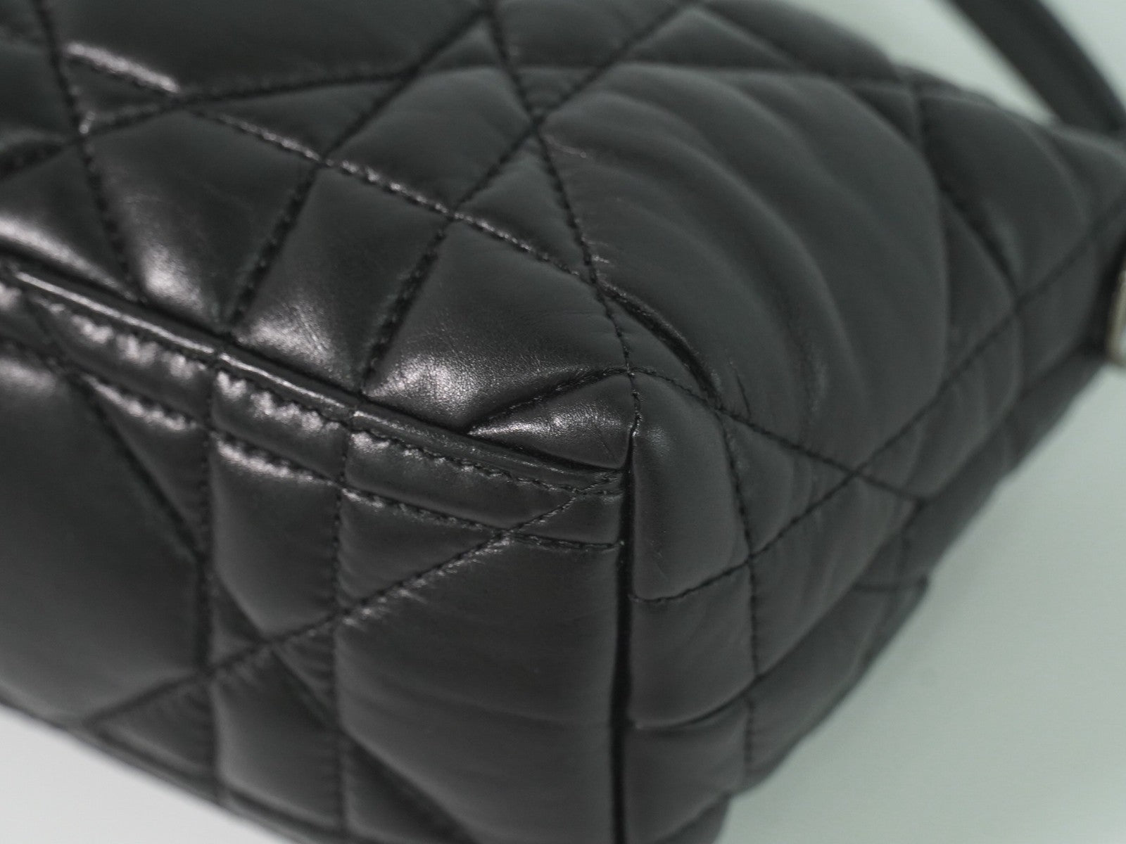 Christian Dior Diortravel Nomad Pouch Macrocannage Quilt Calfskin Black Leather Clutche & Pouche Bag (Pre-Owned)