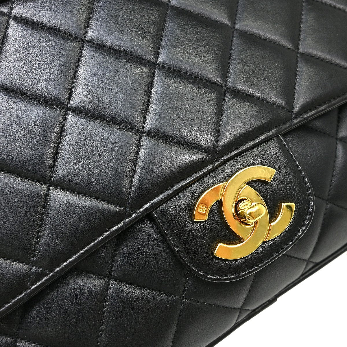 Chanel Vintage Square Classic Single Flap Bag Quilted Lambskin Black Leather Shoulder Bag Bag (Pre-Owned)