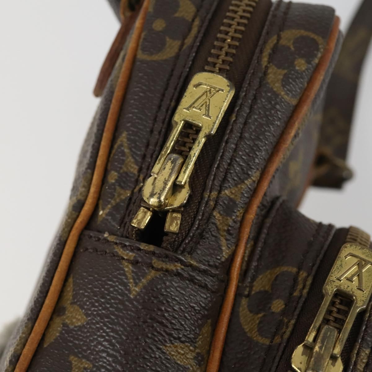 Louis Vuitton Amazone Bag Monogram Canvas Brown Canvas Shoulder Bag Bag (Pre-Owned)