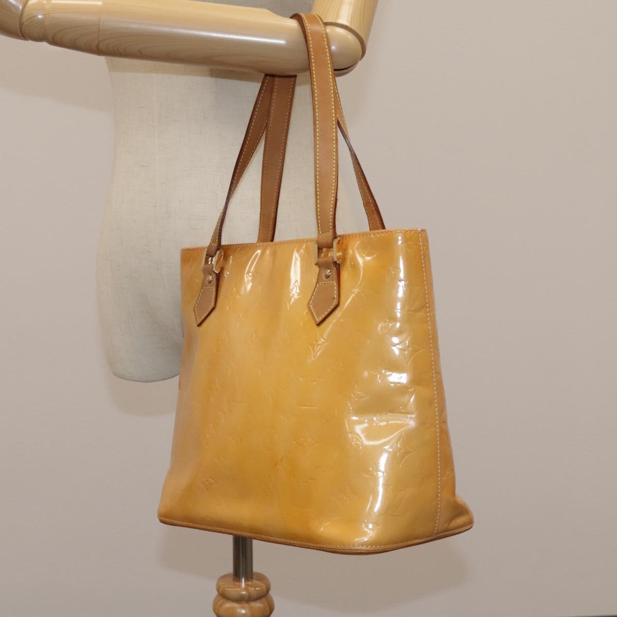 Louis Vuitton Houston Handbag Monogram Vernis Beige Patent_Leather Handbag (Pre-Owned)