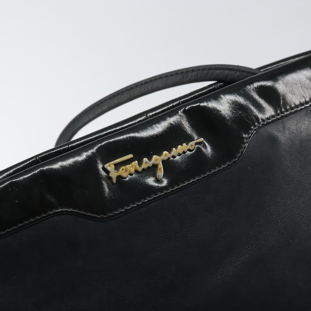 Salvatore Ferragamo Vintage Shoulder Bag Leather Black Leather Shoulder Bag Bag (Pre-Owned)