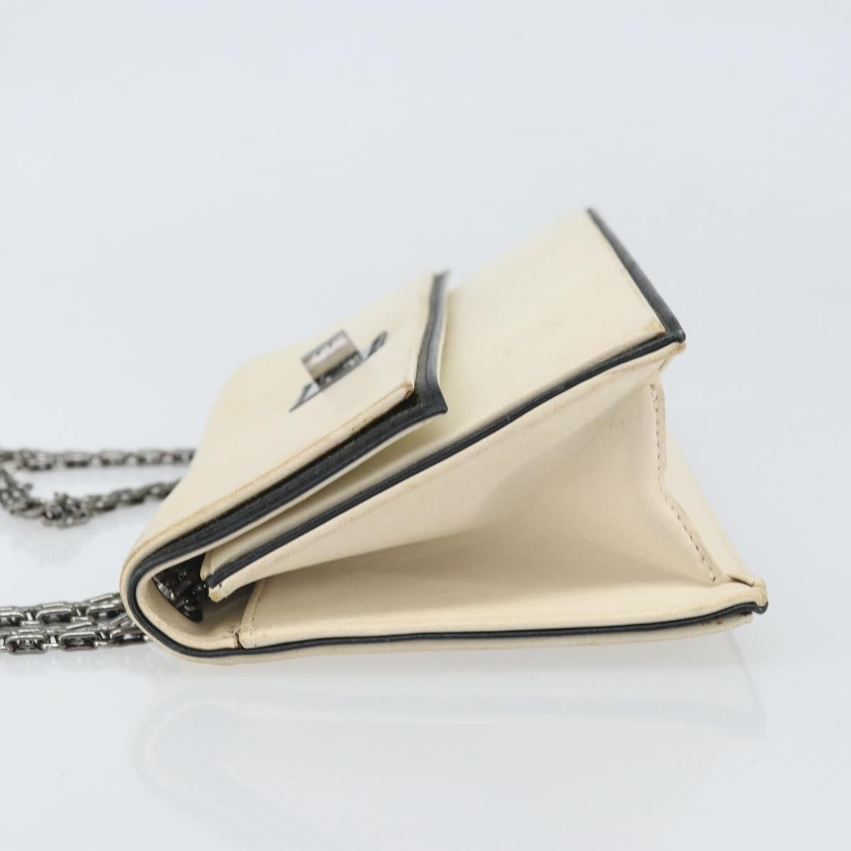 Chanel 2.55 Shoulder Bag Leather White Leather Shoulder Bag Bag (Pre-Owned)