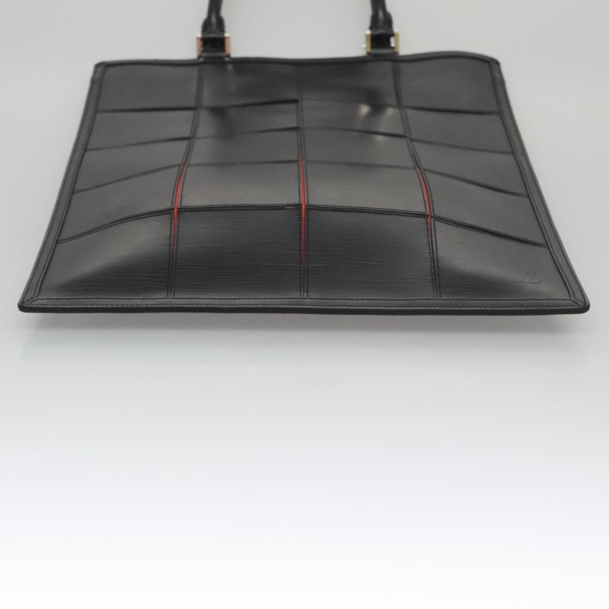 Louis Vuitton Epi Stretch Silver Fizz Handbag Epi Stretch Black Leather Handbag (Pre-Owned)