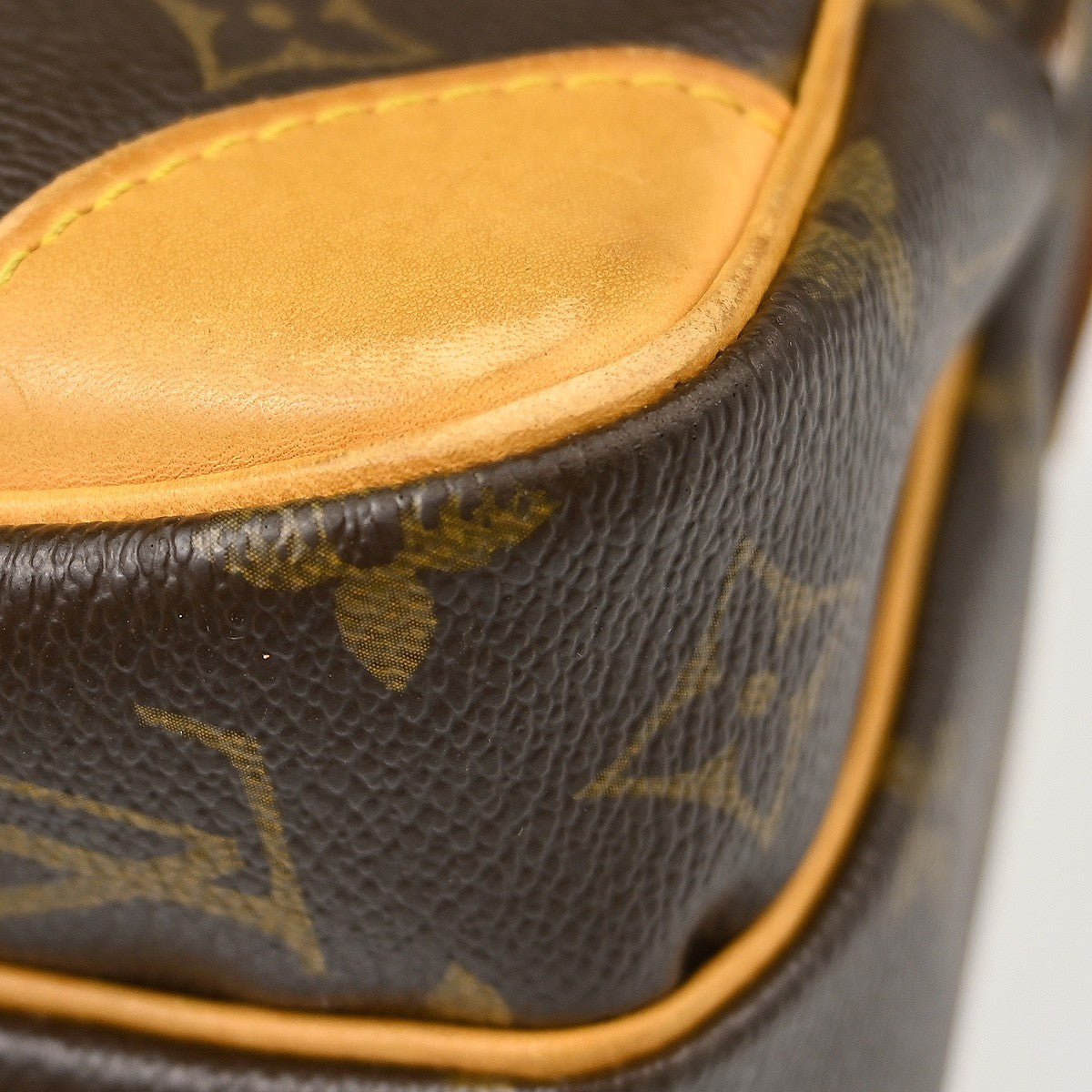Louis Vuitton Amazone Bag Monogram Canvas Brown Canvas Shoulder Bag Bag (Pre-Owned)