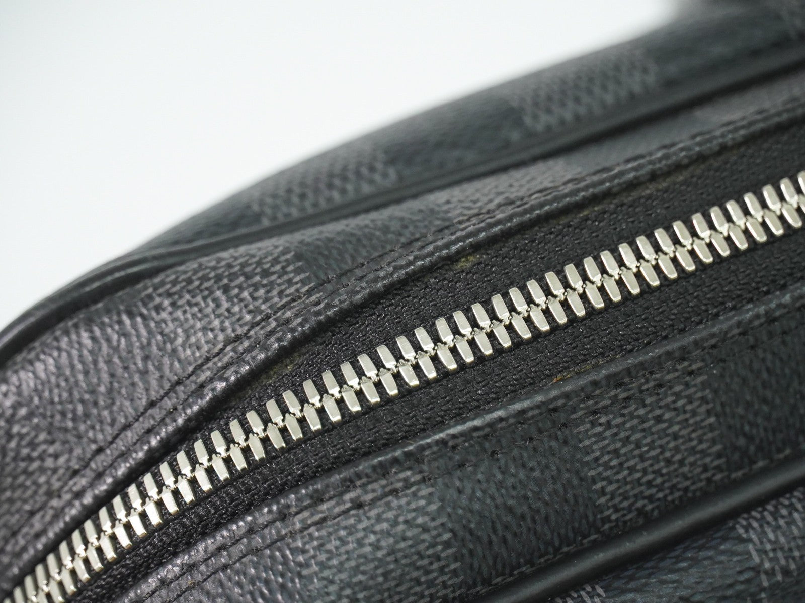 Louis Vuitton Porte-Documents Voyage Briefcase Damier Graphite Gray Canvas Briefcase Bag (Pre-Owned)