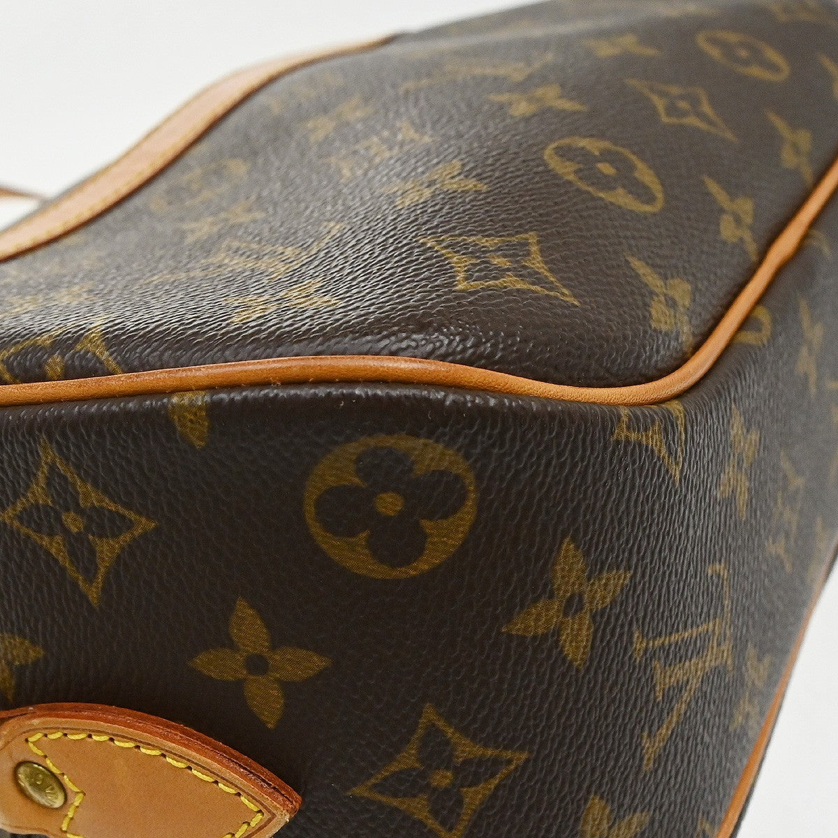 Louis Vuitton Blois Handbag Monogram Canvas Brown Canvas Shoulder Bag Bag (Pre-Owned)