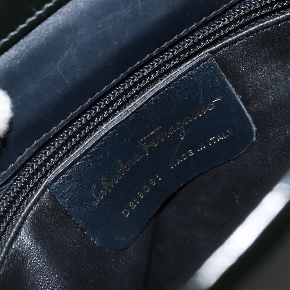 Salvatore Ferragamo Vintage Shoulder Bag Leather Black Leather Shoulder Bag Bag (Pre-Owned)