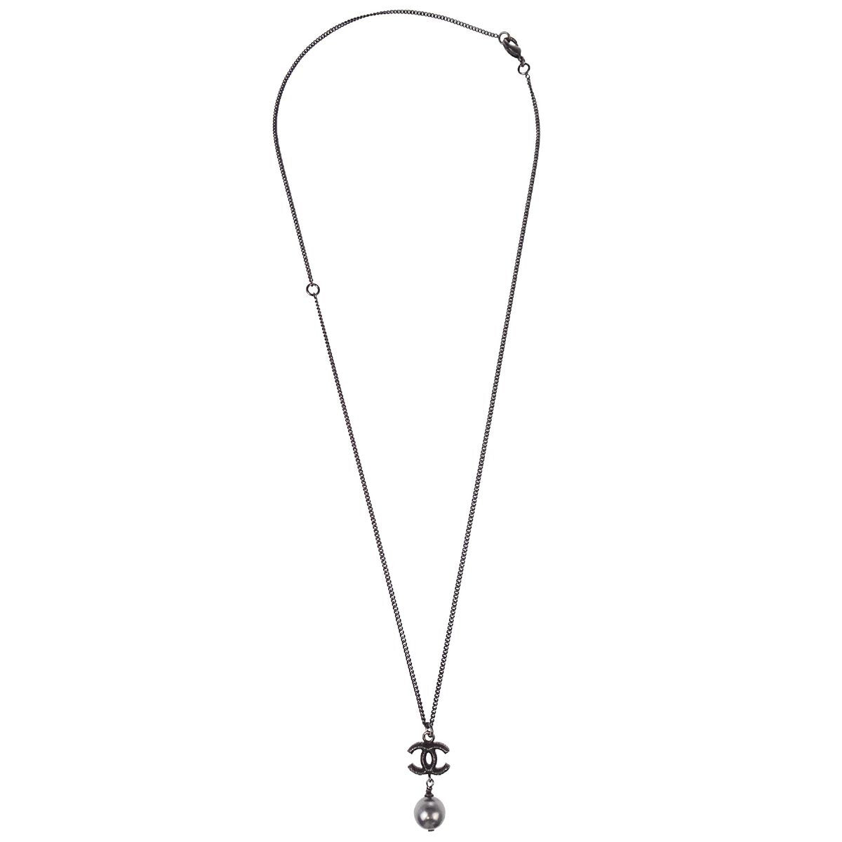 Chanel Vintage Cc Pendant Necklace Metal Black Metal Necklace Jewelry (Pre-Owned)