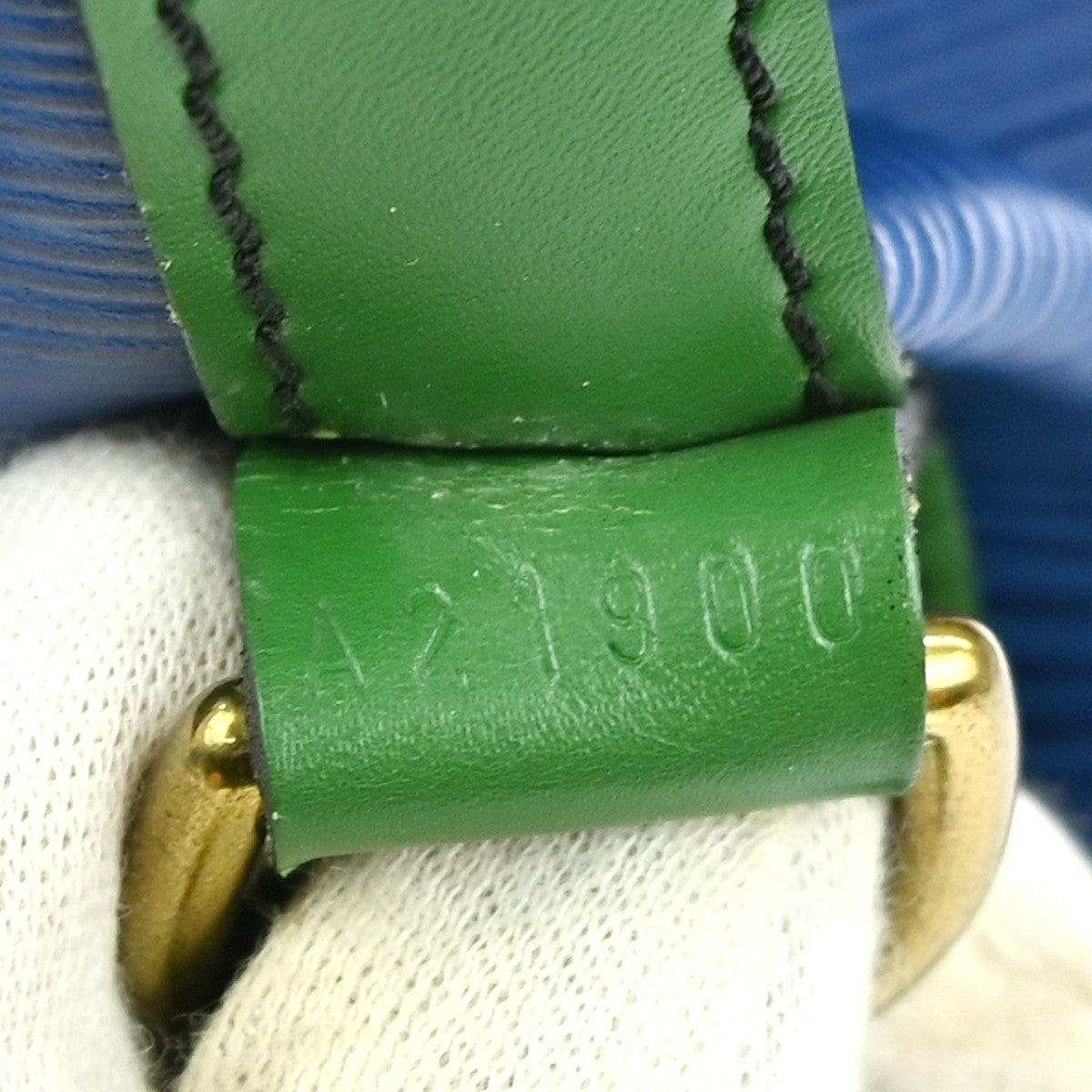 Louis Vuitton Bicolor Noe Handbag Epi Leather Blue Leather Shoulder Bag Bag (Pre-Owned)