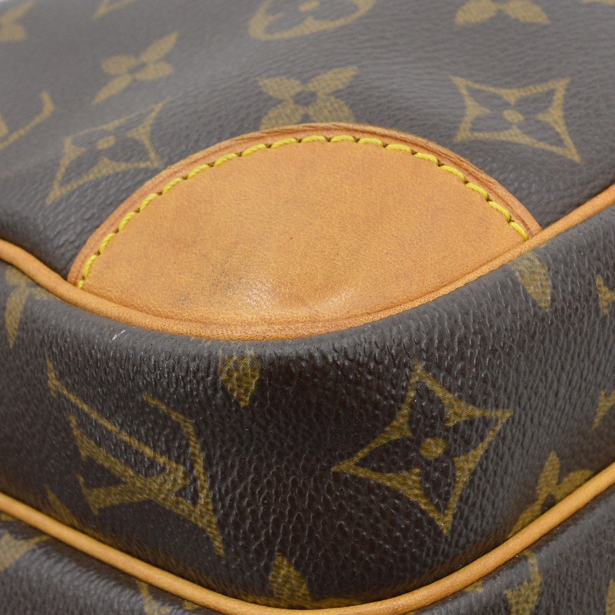 Louis Vuitton Nil Messenger Bag Monogram Canvas Brown Canvas Shoulder Bag Bag (Pre-Owned)
