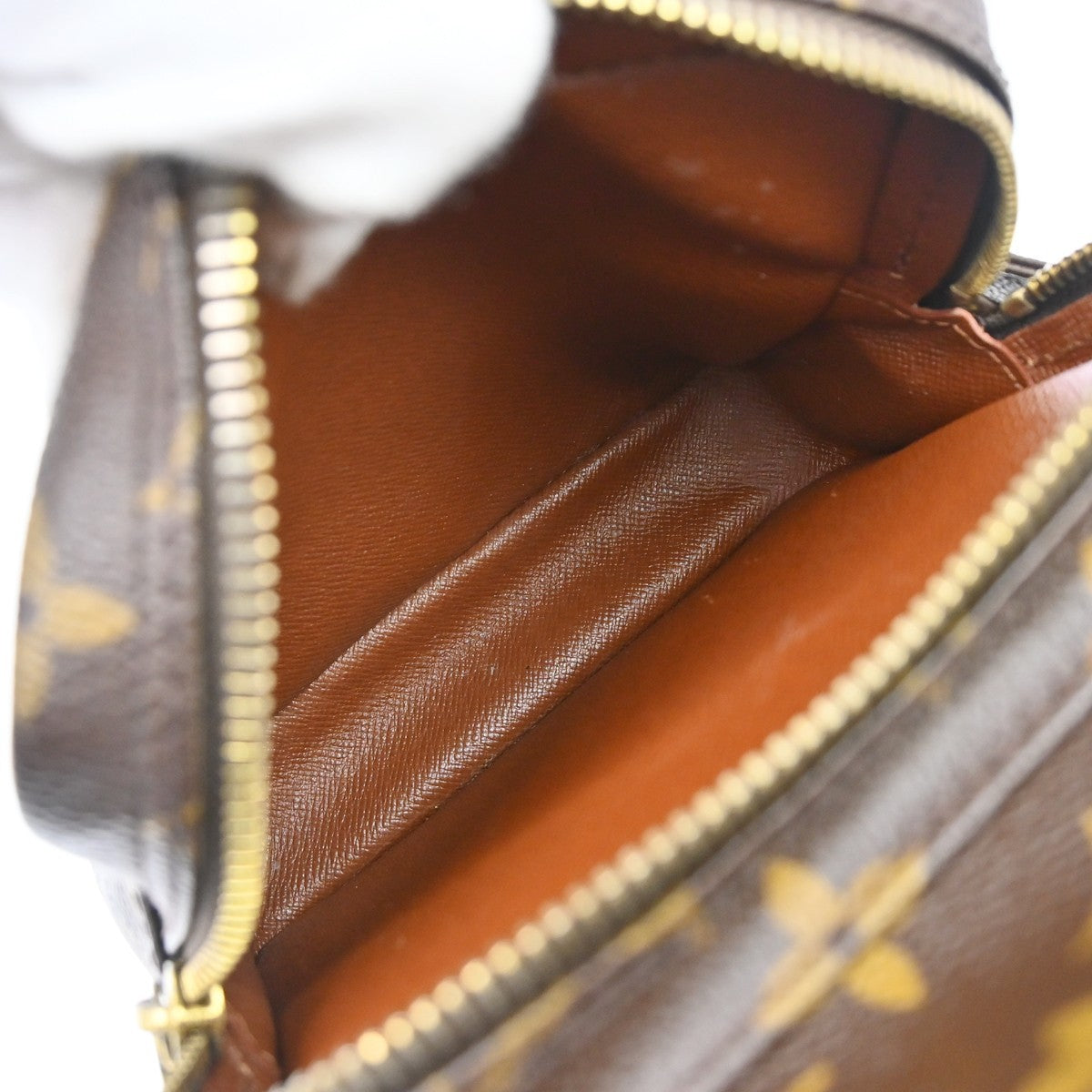 Louis Vuitton Amazone Bag Monogram Canvas Brown Canvas Crossbody Bag Bag (Pre-Owned)