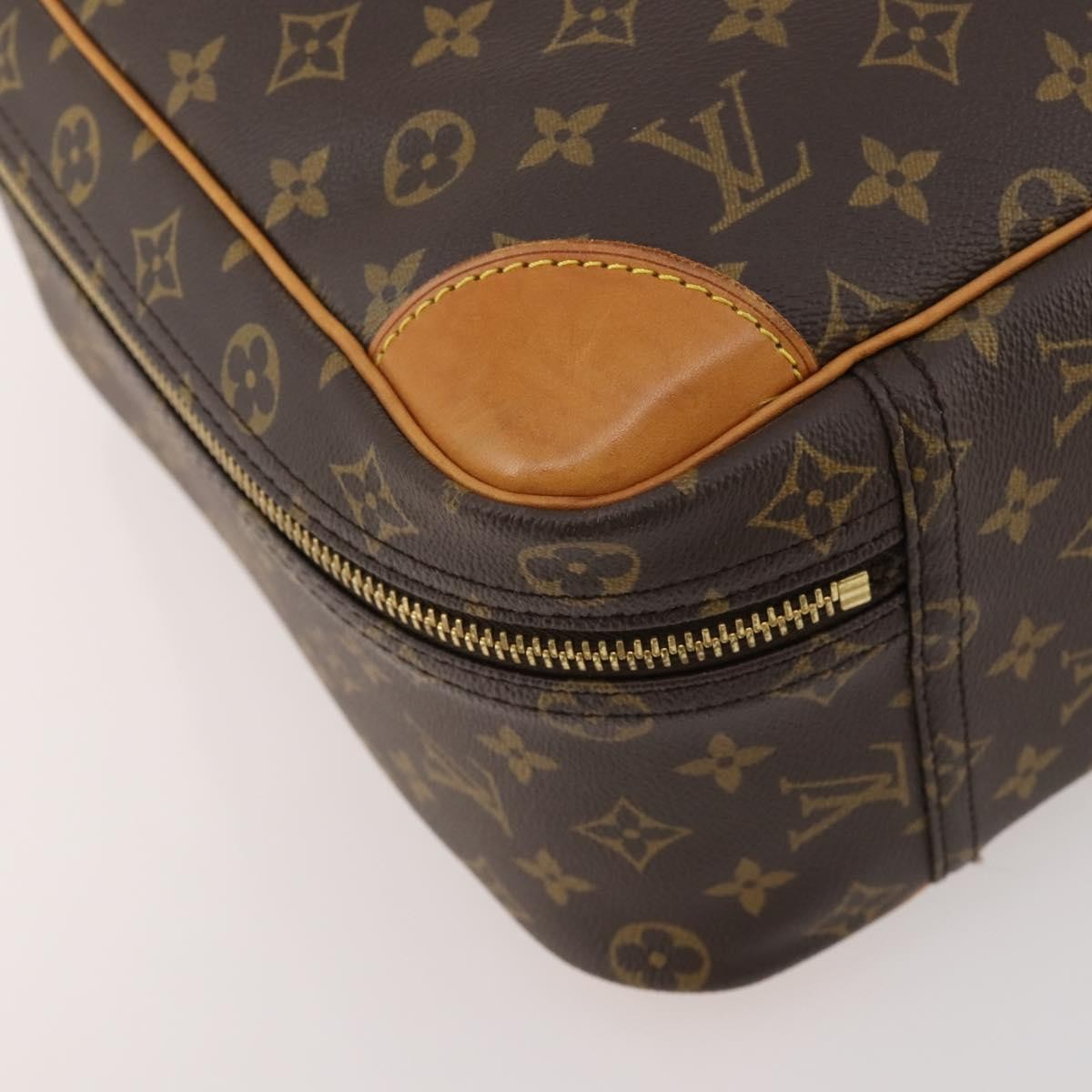 Louis Vuitton Sirius Handbag Monogram Canvas Brown Canvas Travel Bag Bag (Pre-Owned)