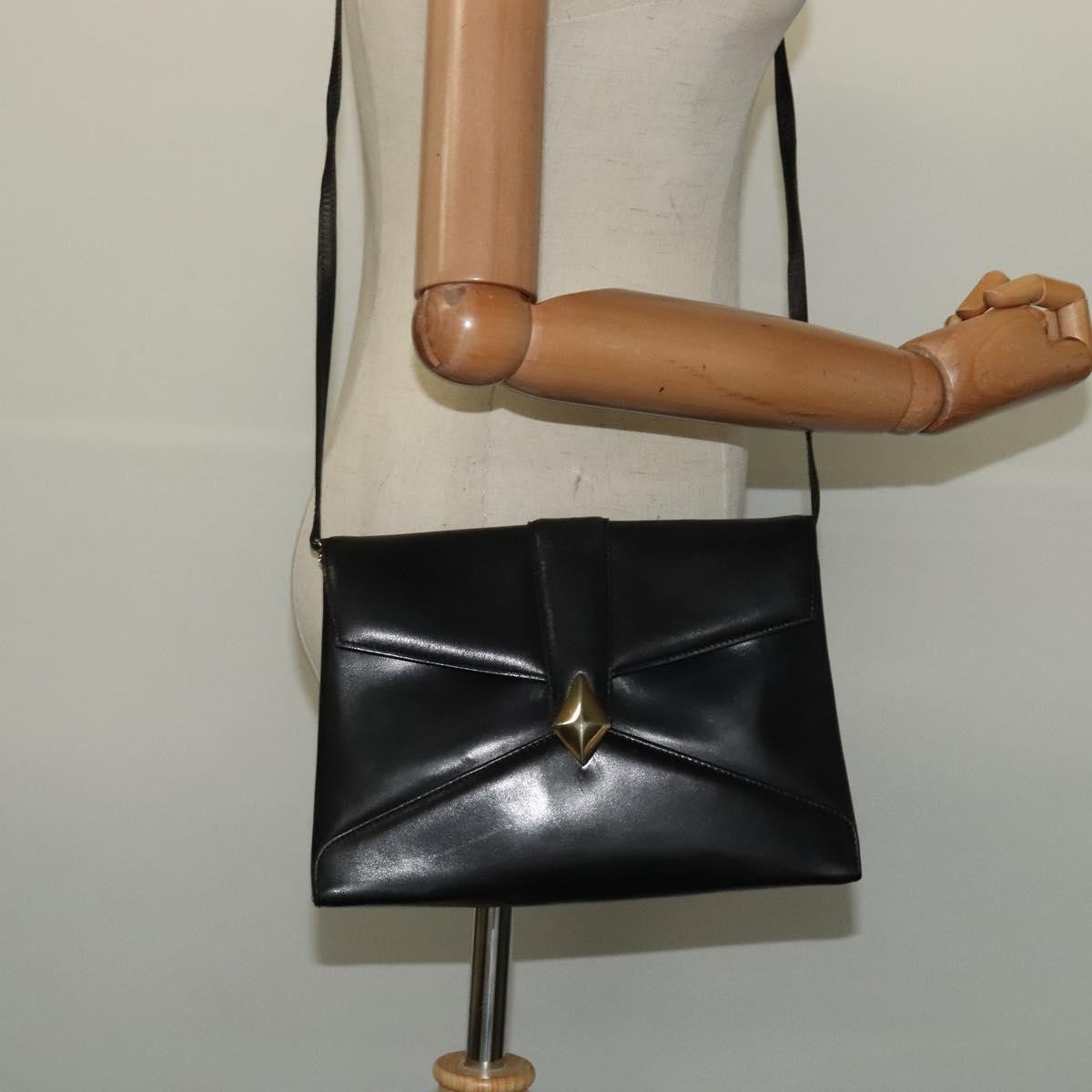 Givenchy Shoulder Bag Leather Black Leather Shoulder Bag Bag (Pre-Owned)