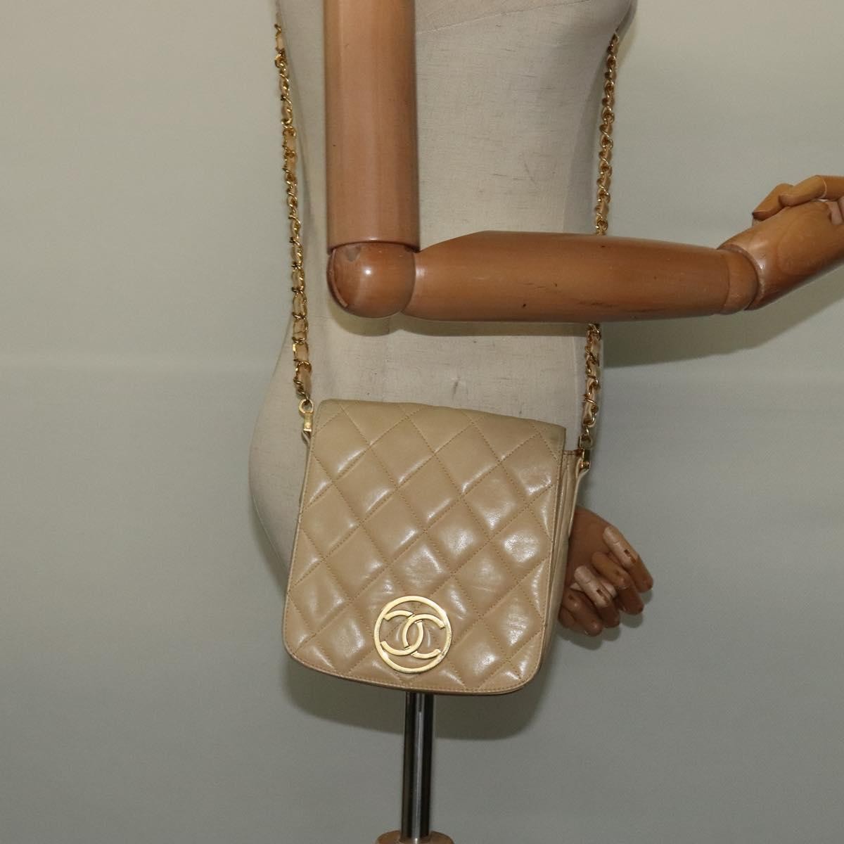 Chanel Vintage Cc Chain Flap Bag Quilted Lambskin Beige Leather Shoulder Bag Bag (Pre-Owned)