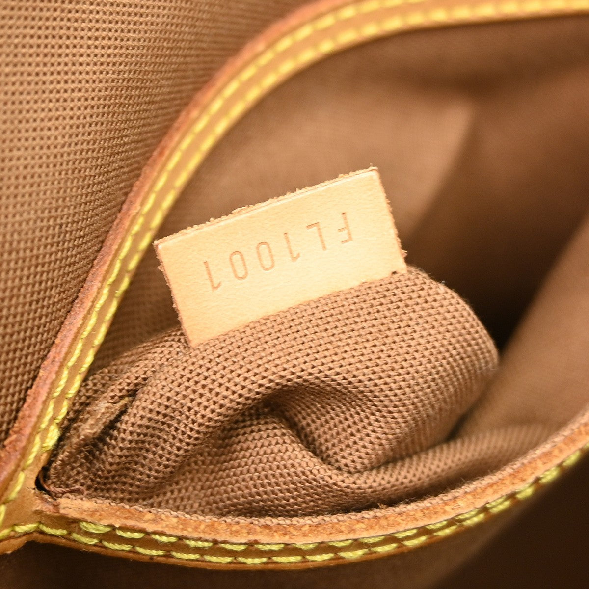 Louis Vuitton Alma Handbag Monogram Canvas Brown Canvas Handbag (Pre-Owned)