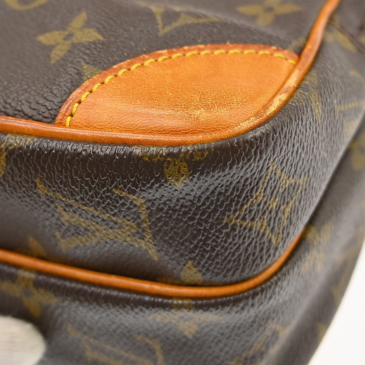Louis Vuitton Amazone Bag Monogram Canvas Brown Canvas Shoulder Bag Bag (Pre-Owned)