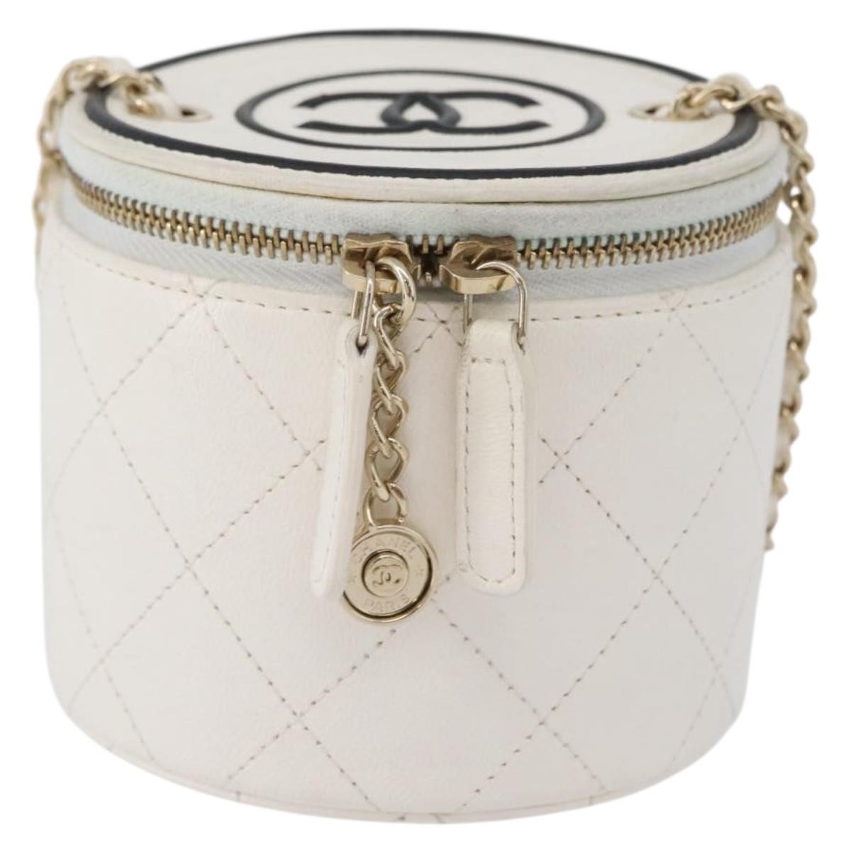 Chanel Cc Round Vanity Case With Chain Quilted Lambskin White Leather Clutche & Pouche Bag (Pre-Owned)