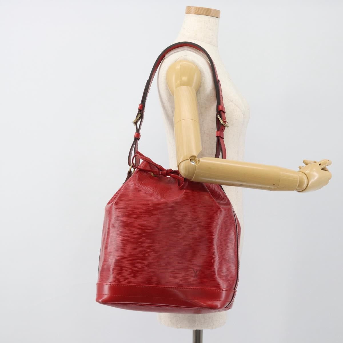 Louis Vuitton Petit Noe Nm Handbag Epi Leather Red Leather Shoulder Bag Bag (Pre-Owned)