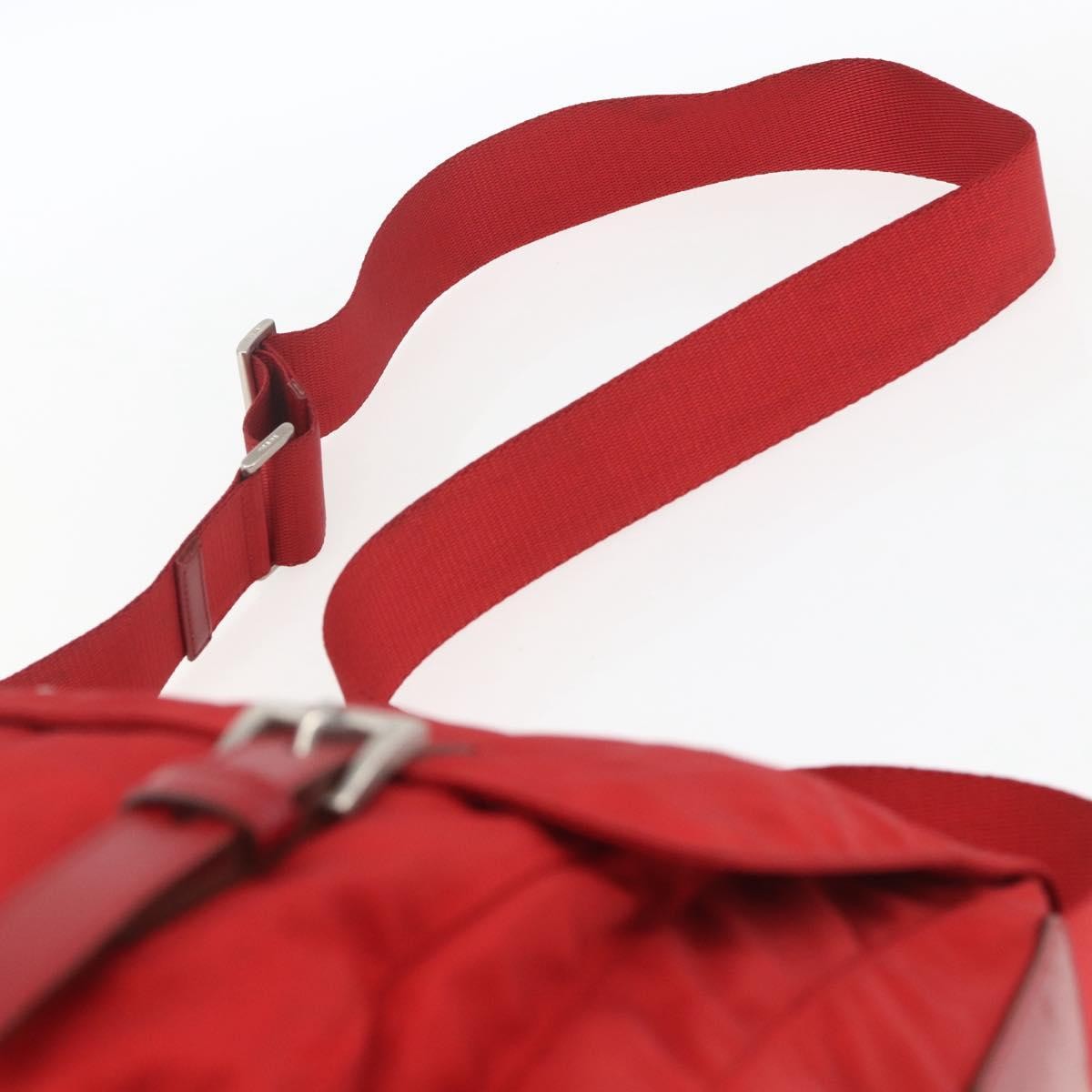 Prada Zip Buckle Messenger Bag Tessuto Red Nylon Shoulder Bag Bag (Pre-Owned)