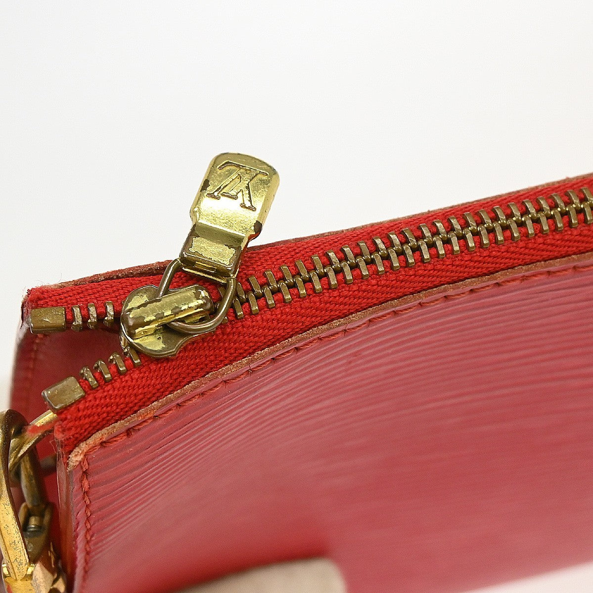 Louis Vuitton Pochette Accessoires Epi Leather Red Leather Clutche & Pouche Bag (Pre-Owned)
